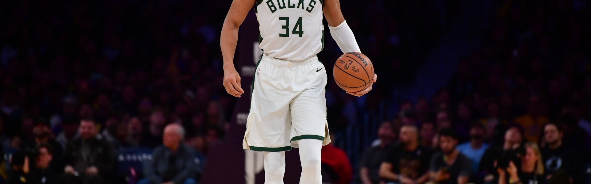 天博体育官网首页-名记：字母哥是勇士在截止日前唯一愿意动用一切筹码去争取的球员