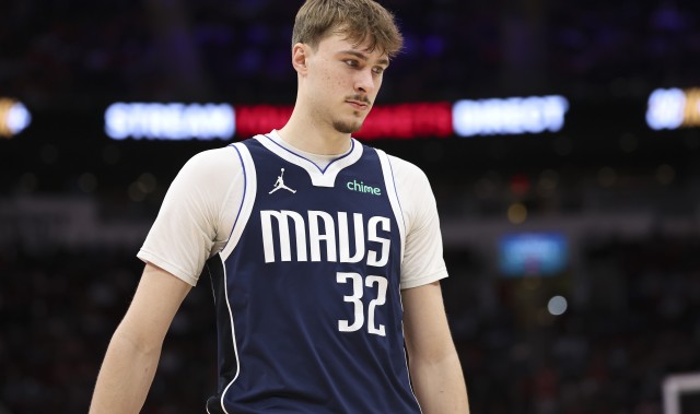 天博体育官网-弗拉格：浓眉和欧文在心理层面上给了我很多帮助 他们是我的榜样